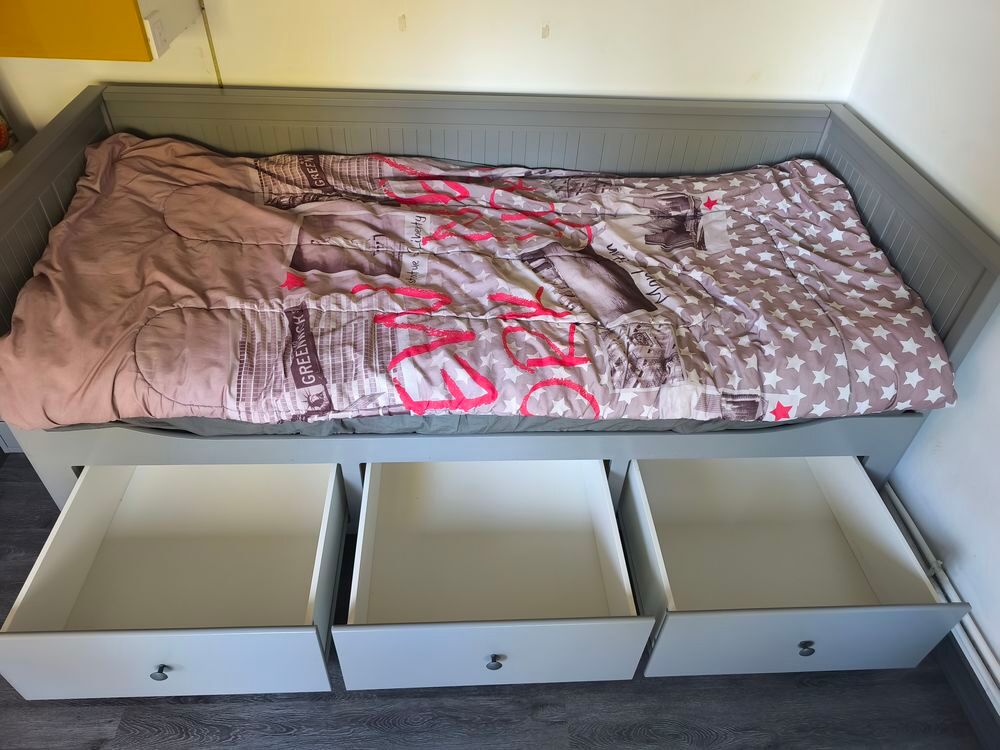 Lit banquette Hemnes 2 places (structure+2matelas ) Meubles