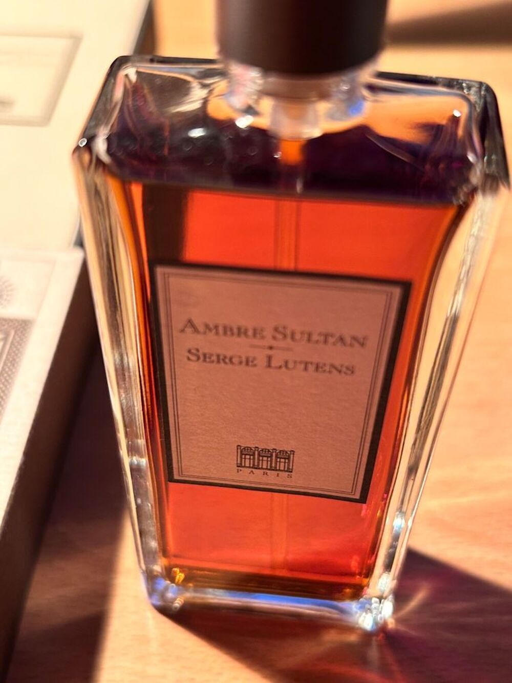 Eau de Parfum Serge Lutens Bijoux et montres