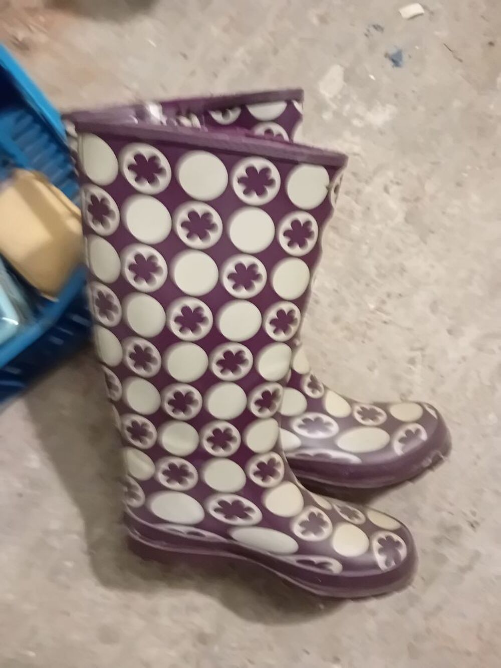 Plus de 80 Paires de Chaussures, Bottes,etc... Chaussures