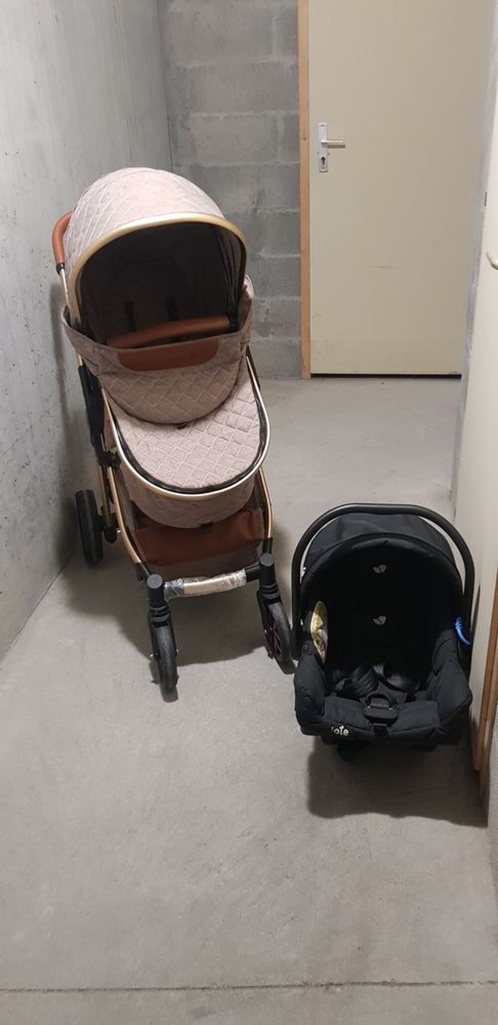Poussette et si&egrave;ge voiture b&eacute;b&eacute; Puériculture