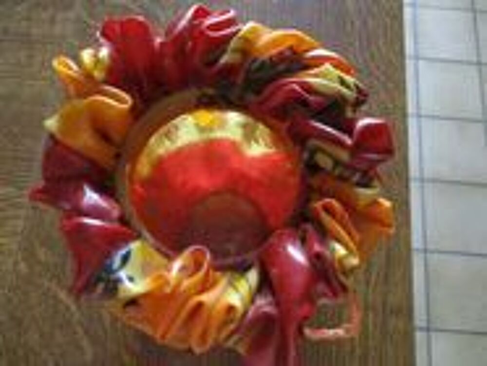 Pot ou vase tr&egrave;s original fait main Décoration