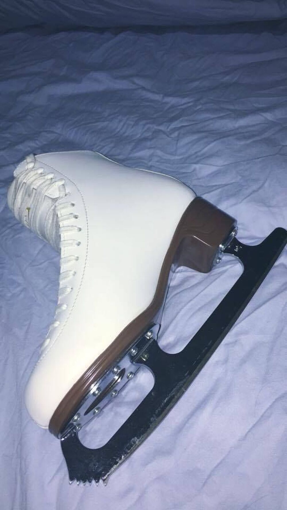 Patin &agrave; glace taille 8 1/2 Sports