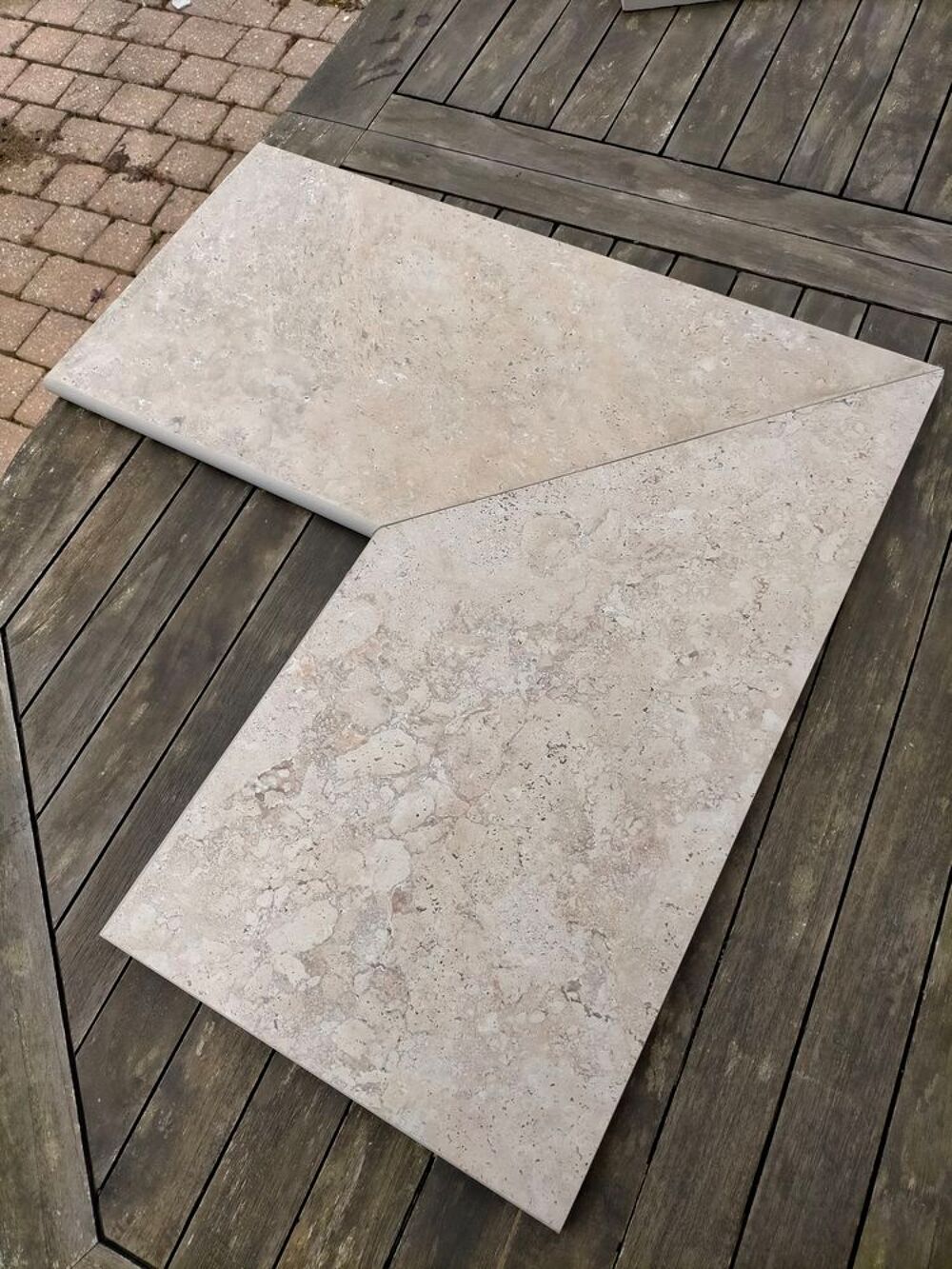 Margelles piscine neuves Jardin