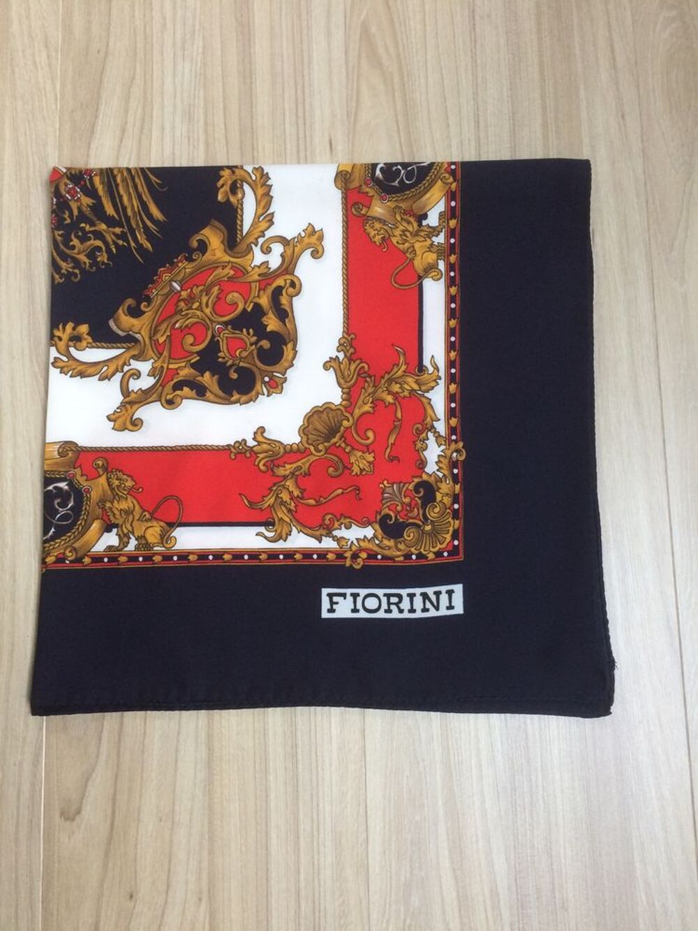 FOULARD FEMME MARQUE FIORINI NEUF Vêtements