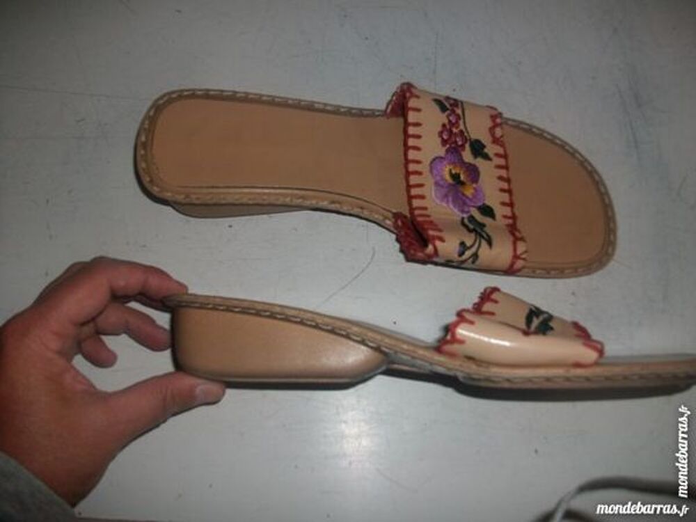 Paires de Mules Fleuris Blanc et Beige pt 38 Chaussures