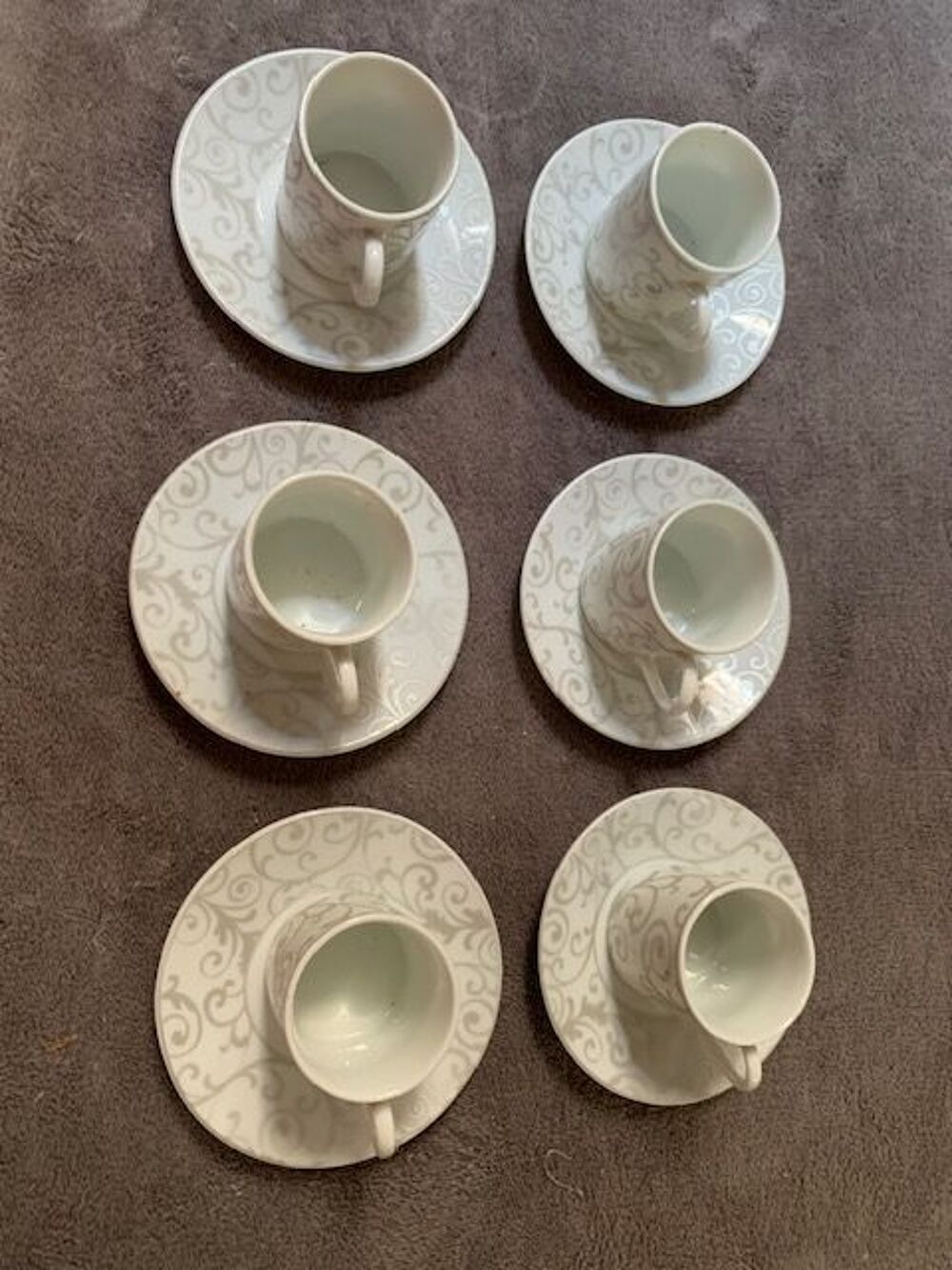 Tasses avec sous tasses Cuisine