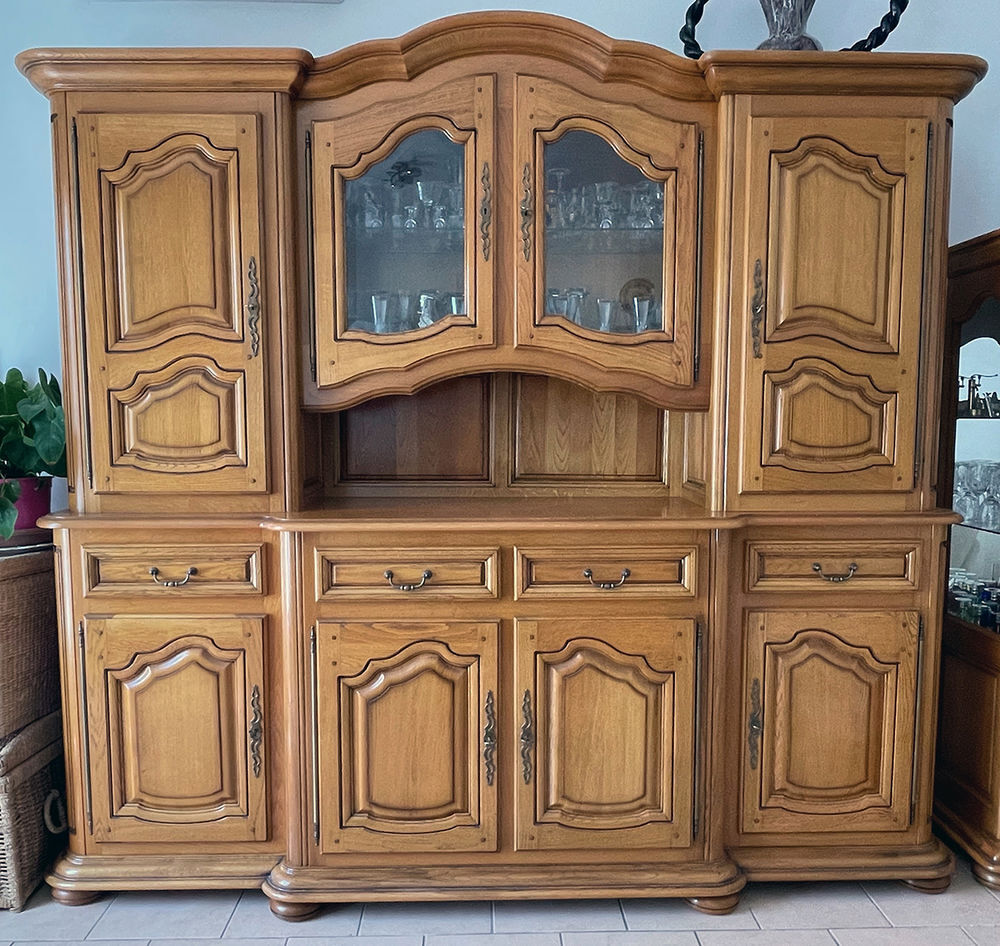 Meuble TV
Vaisselier
Meuble vitrine
2 chevets Meubles