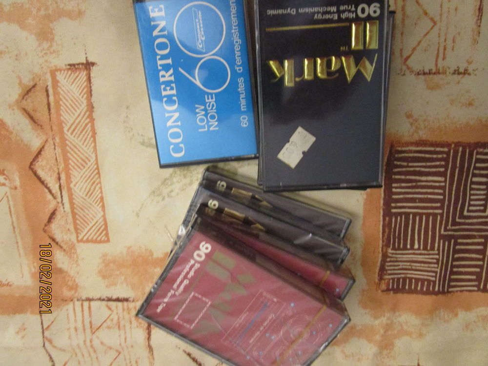 lot de 8 cassettes neuves audio CD et vinyles