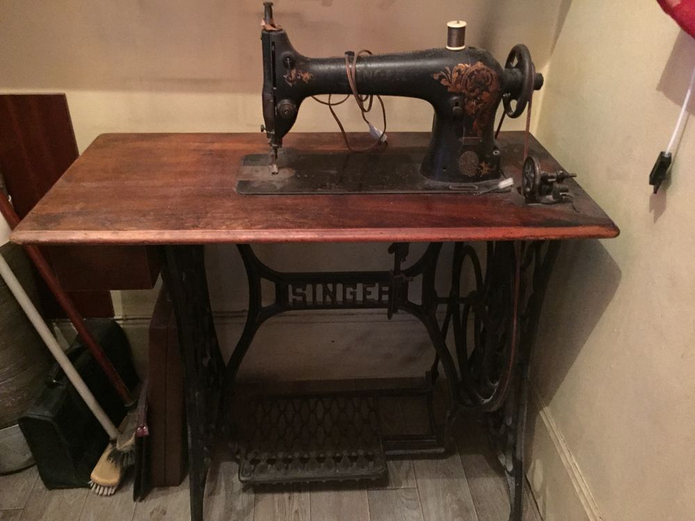 machine &agrave; coudre singer num&eacute;rot&eacute;e Meubles
