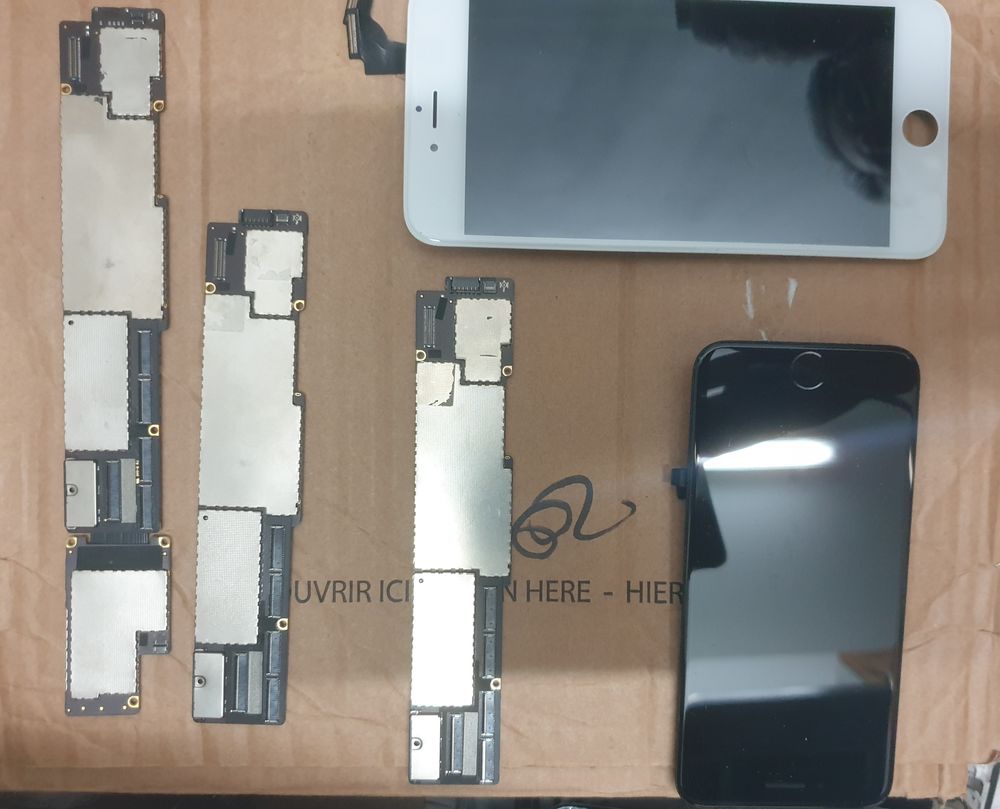 Lot de tablettes Apple pour pi&egrave;ces 1 Téléphones et tablettes