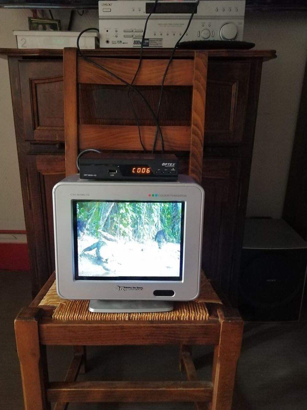 television avec d&eacute;codeur 12V / 220V pour camping ou autre Photos/Video/TV