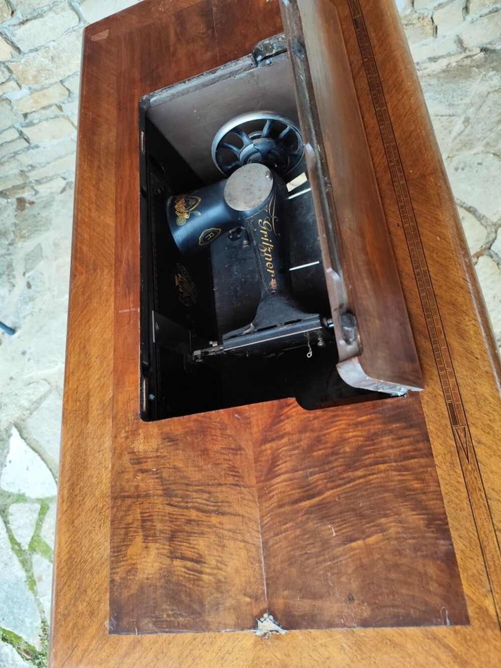 machine a coudre ancienne griztner
Meubles
