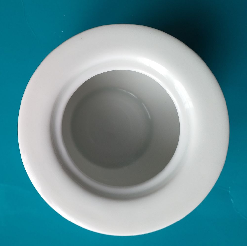 Sucrier ou pot couvert en porcelaine blanche made in germany Décoration