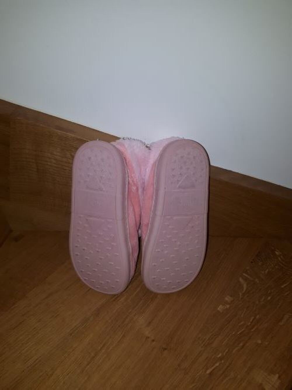 Chaussons rose marque la Halle taille 30 &agrave; 31 Chaussures enfants