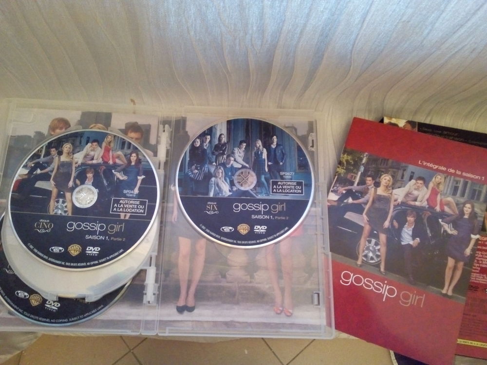 Coffret 6 DVD - Gossip Girl - Saison 1 DVD et blu-ray