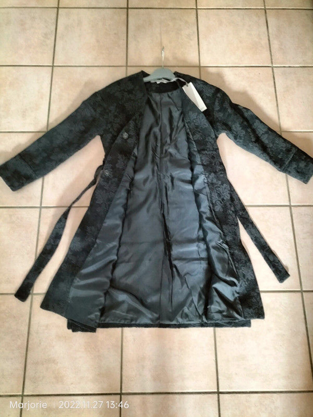 Magnifique manteau la F&eacute;e Marabout&eacute;e neuf
Vêtements