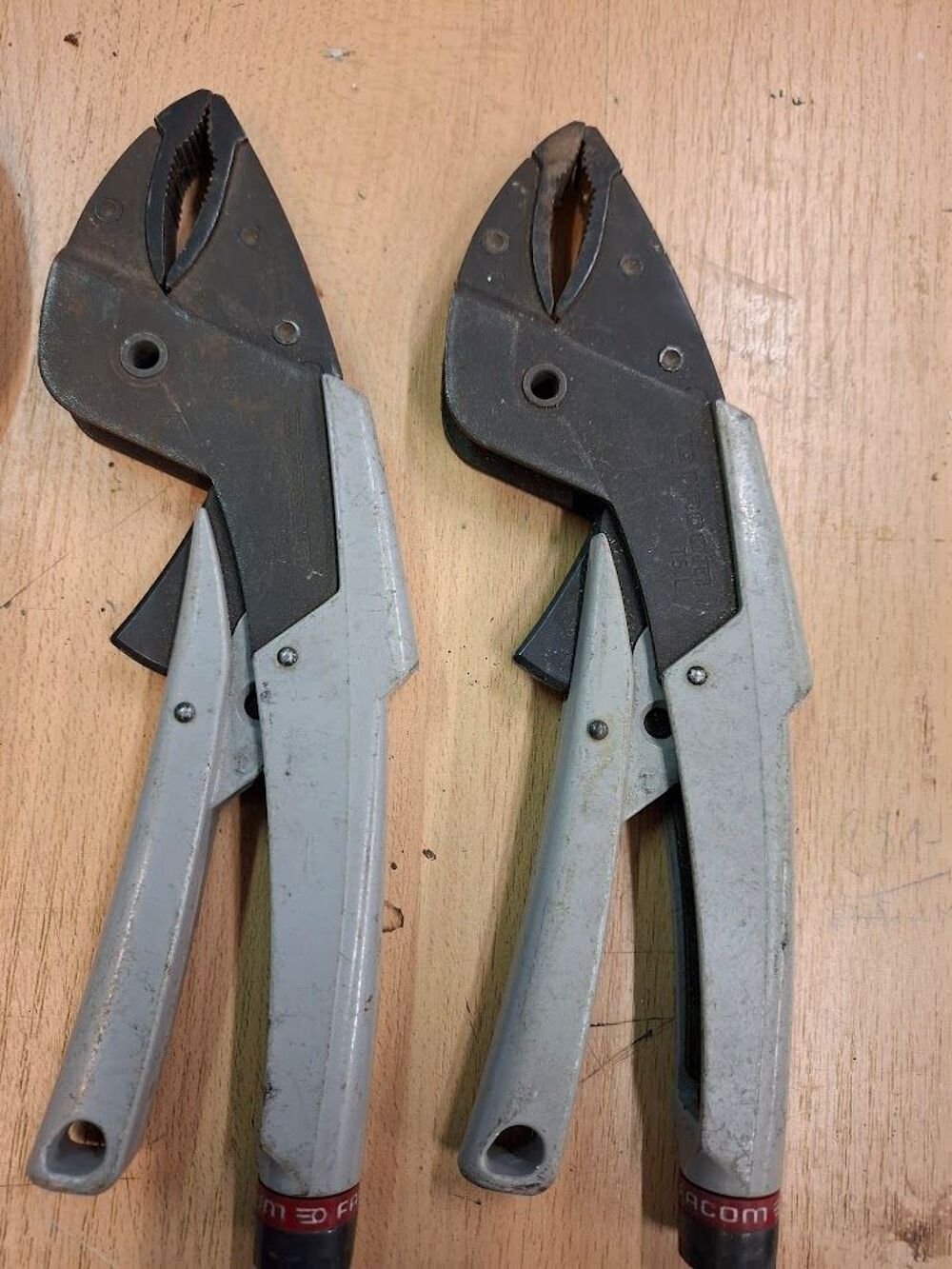 Lot de pinces-&eacute;taux m&eacute;talliques Facom, Bricolage