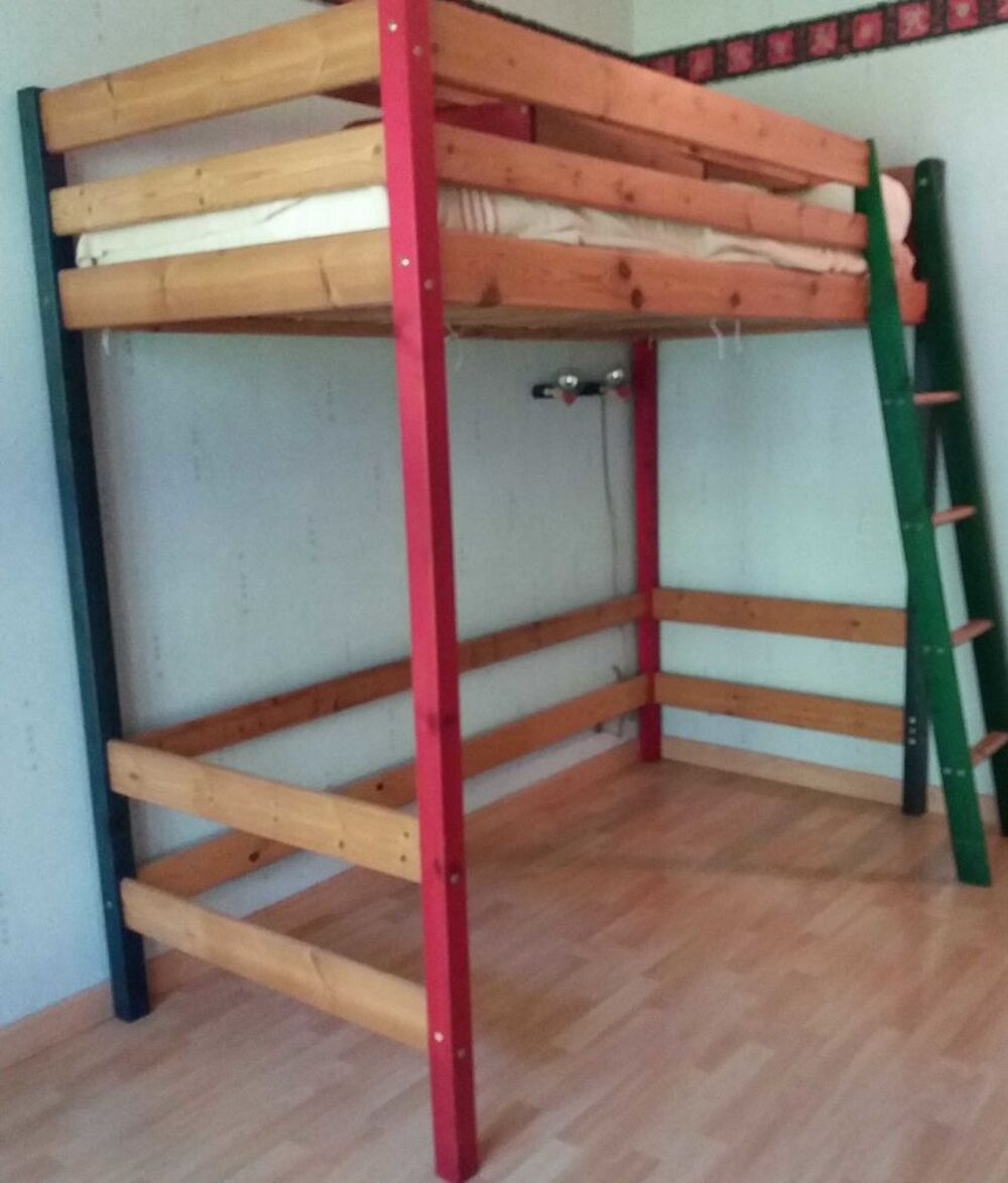 Lit mezzanine bois avec &eacute;chelle Mobilier enfants