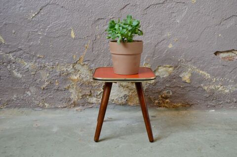 Petite table vintage pieds compas porte plantes rouge 60 Wintzenheim (68)