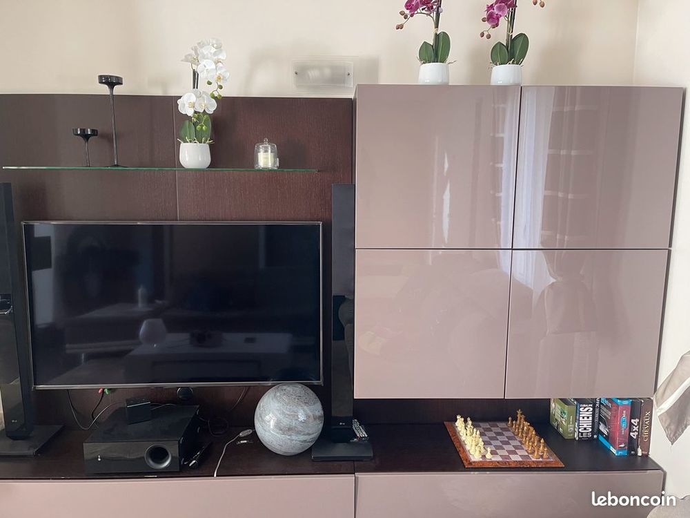 MEUBLE TV SUR MESURE AVEC ETAGERE LED Meubles