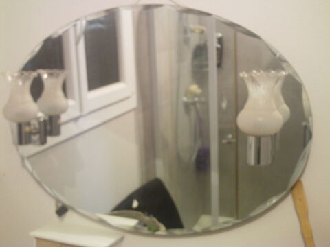 Beau grand miroir cisel ovale N 1123 45 Beaune (21)