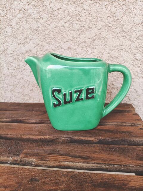 Pichet SUZE vert années 60 30 Velleron (84)