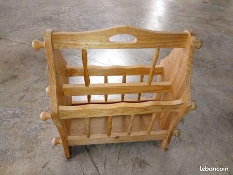 porte revues en pin
excellent �tat 20 Dourdan (91)