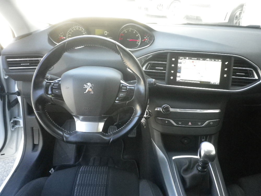 308 1.2 PureTech 130ch S&S BVM6 Allure 2016 occasion 13400 Aubagne