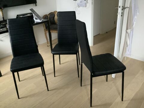 3 belles chaises neuves  en simili cuir modernes  design   les trois  chaises 45 euros 45 Ville-d'Avray (92)