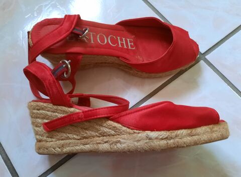 Sandales espadrilles rouge talons compens�s H 6 cm - P 36 10 Domart-en-Ponthieu (80)