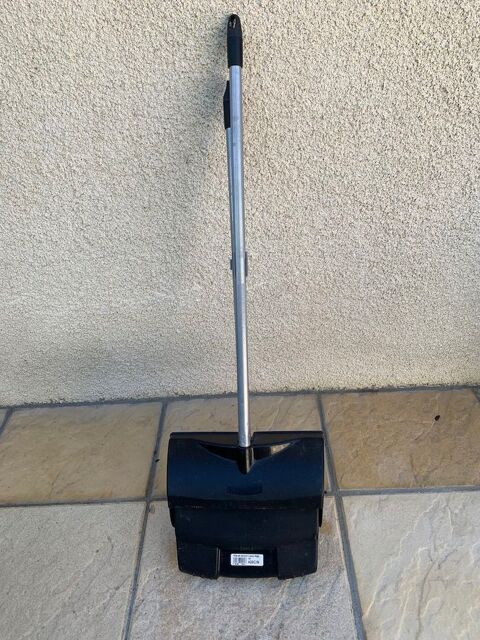 Pelle balai avec manche en aluminium et poigne ergonomique 15 Bivres (91)