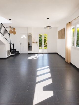  Maison à louer 8 pièces 154 m² Aix-en-provence