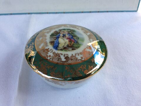 Bonbonni�re porcelaine Limoges Ouragan Paris d�cor galant 10 Gif-sur-Yvette (91)
