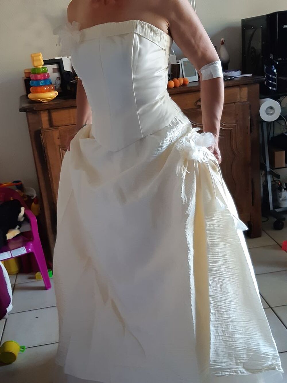 Robe de mari&eacute;e couleur ivoire Vêtements