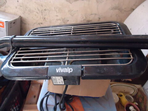 BARBECUE AVEC PIED OU TABLE MARQUE VIVALP 15 Ascoux (45)