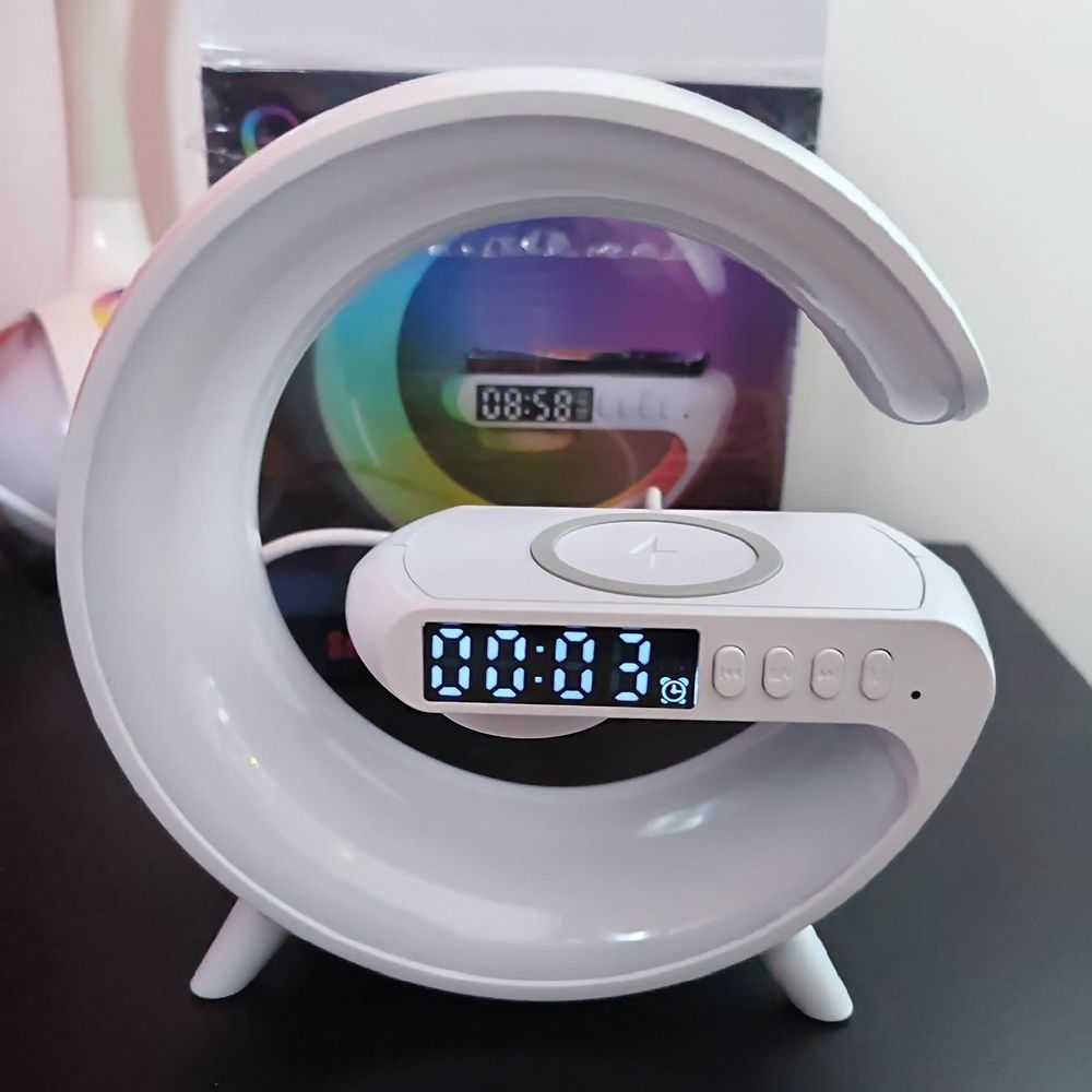 Lampe r&eacute;veil multicolore station de charge enceinte Audio et hifi