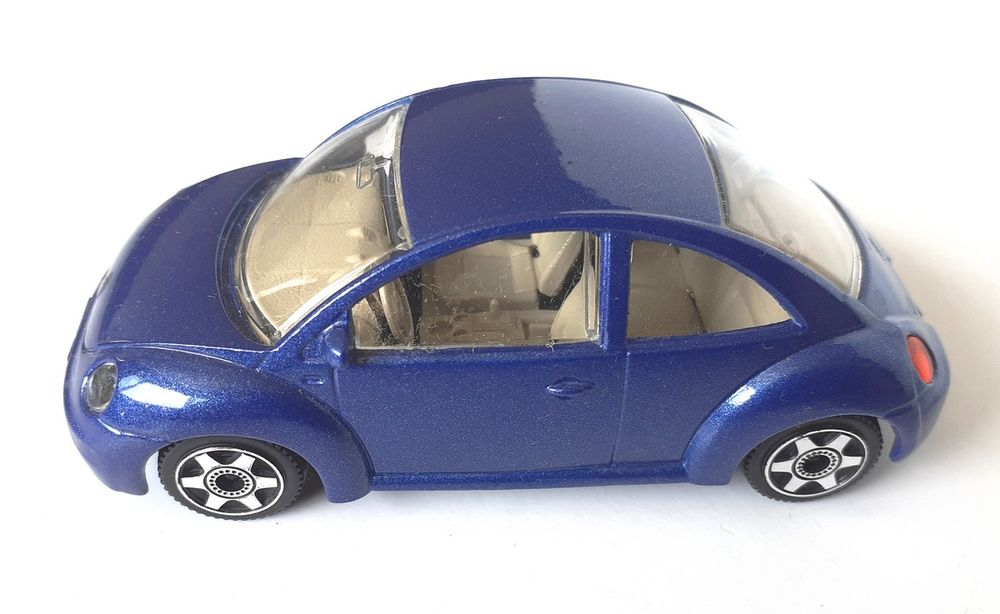 Miniature Volkswagen new beetle 