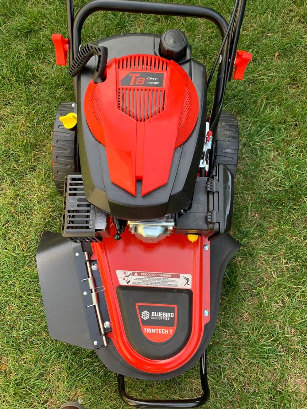 D&eacute;broussailleuse &agrave; Roues Tract&eacute;es Jardin