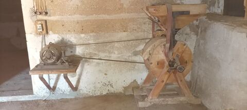 Moulin � farine avec moteur 380 V 80 Chaneins (01)