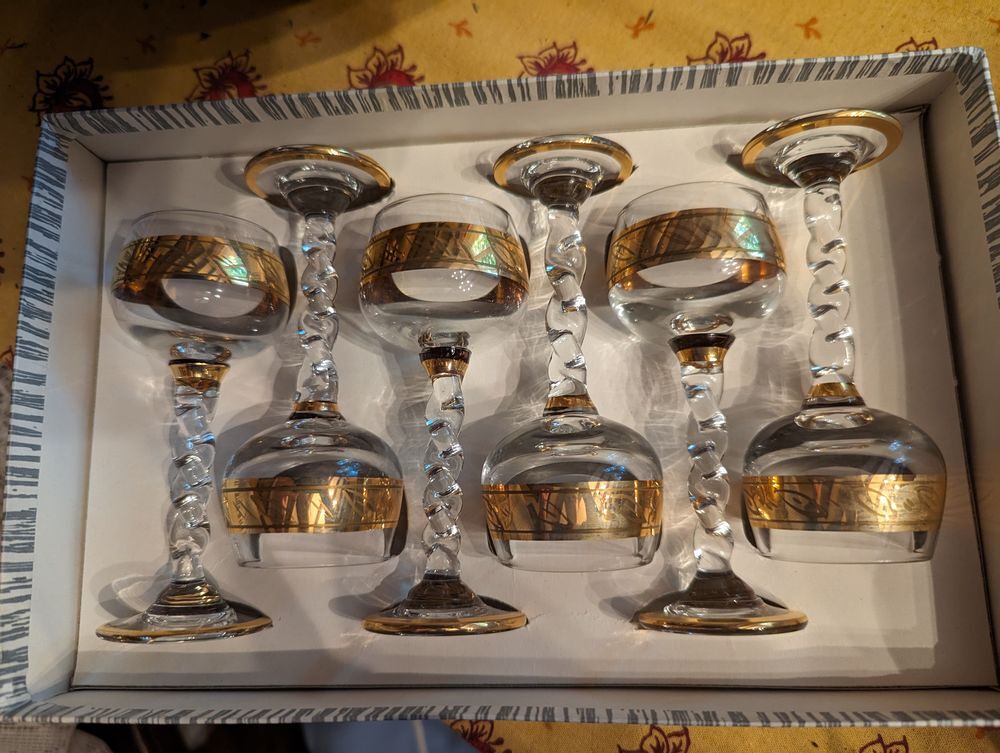 Service &agrave; liqueur dorures Cuisine