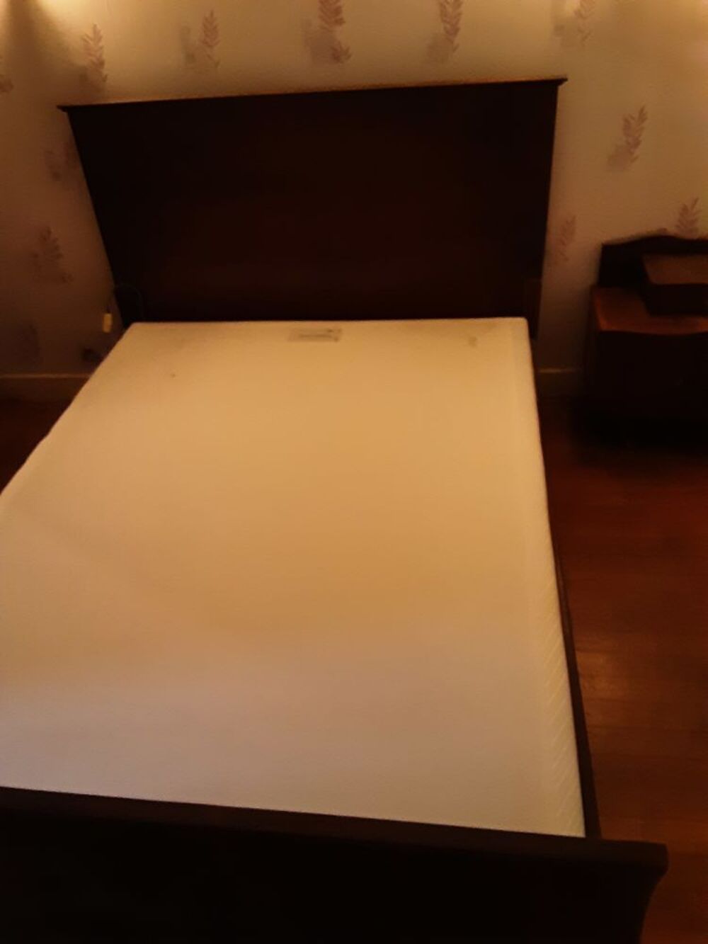 Chambre &agrave; coucher noyer Meubles
