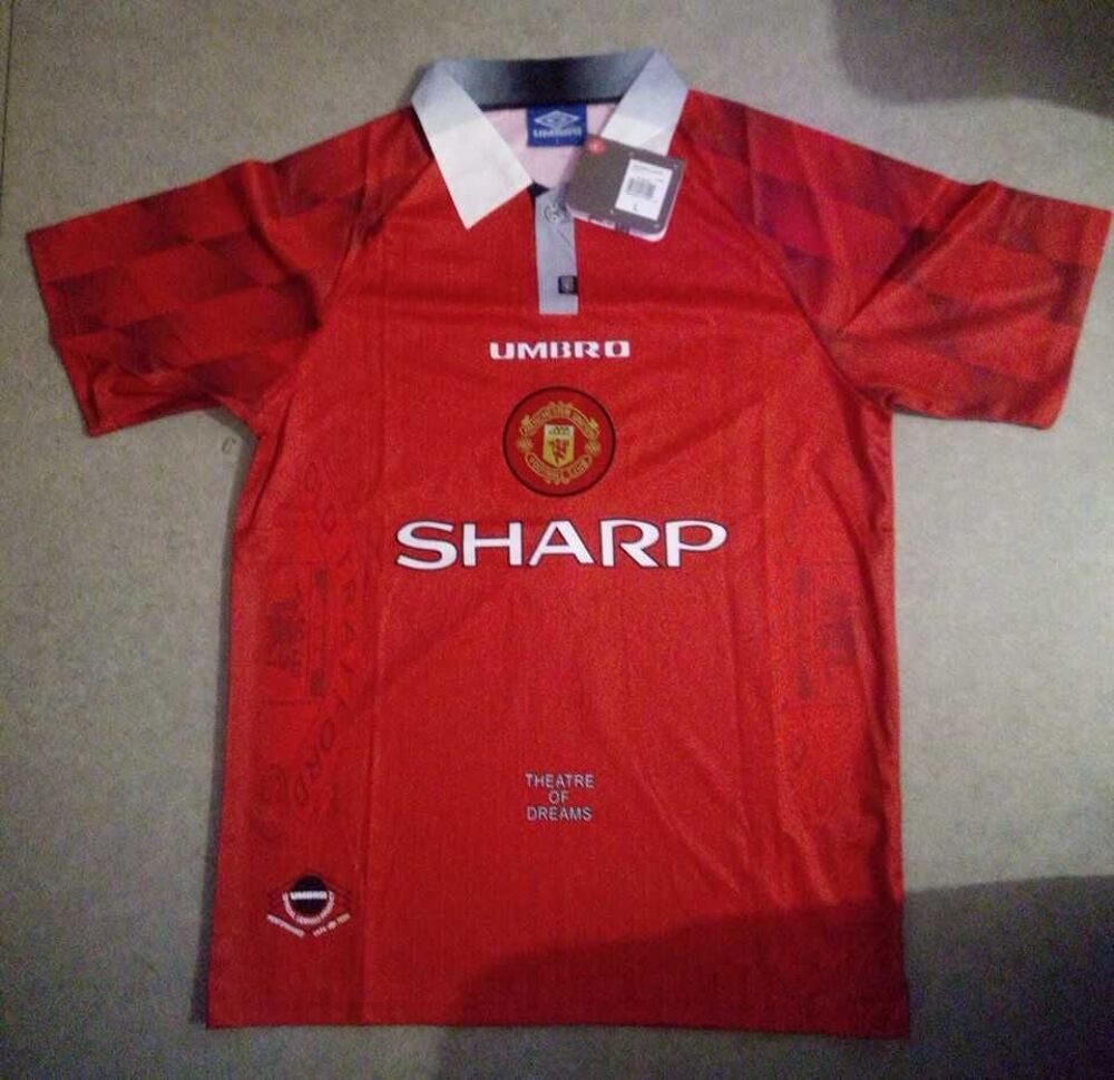 2 tee-shirt polo football neuf, taille L, jamais port&eacute;. 
Sur Amiens Rivery. 
Pas d'envoi. 
15 € pi&egrave;ce.
C'est disponible Vêtements