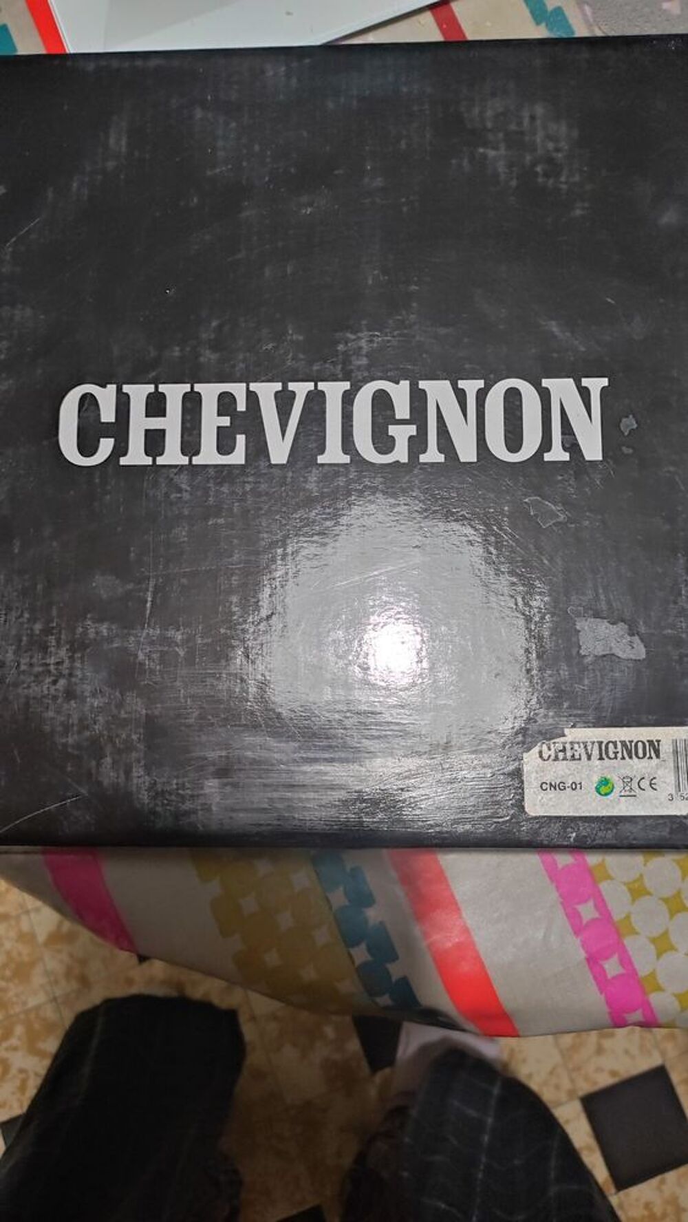 Pendule vintage Chevignon . Neuve. Pile sera fournie. Décoration