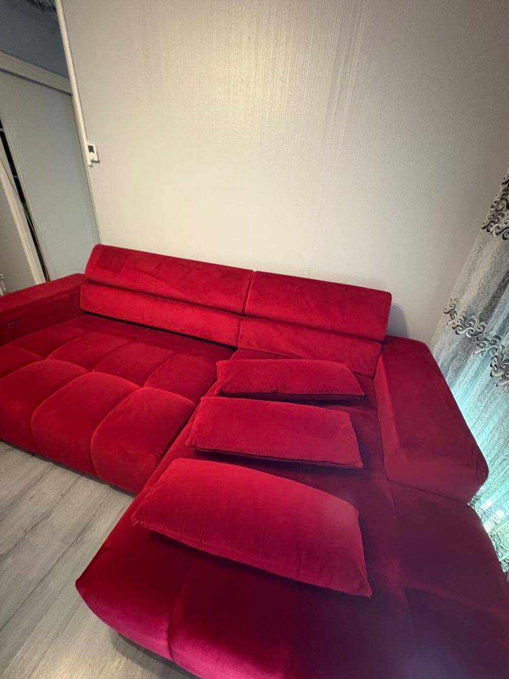 Canap&eacute; rouge velours Meubles