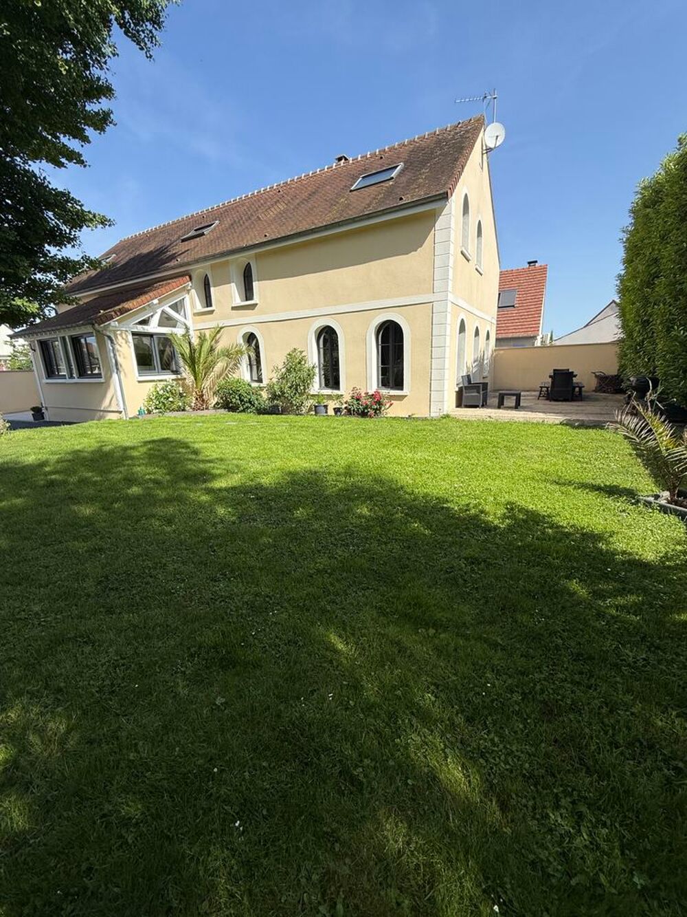 Maison 8 pièces 226 m² · à Charmentray · 226 m² · 480 000 €