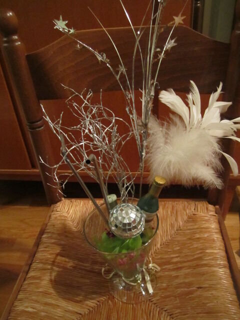 vase ou pot en forme flûte large en verre avec accessoires 0 Mérignies (59)