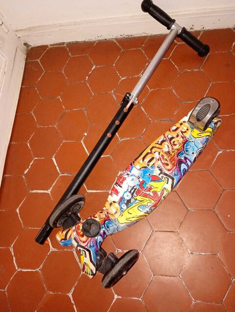 trottinette enfant 3 roues La Ciotat (13)