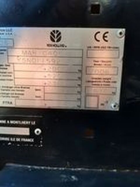   PRESSE BALLES RONDE NEW HOLLAND  BR 740A 