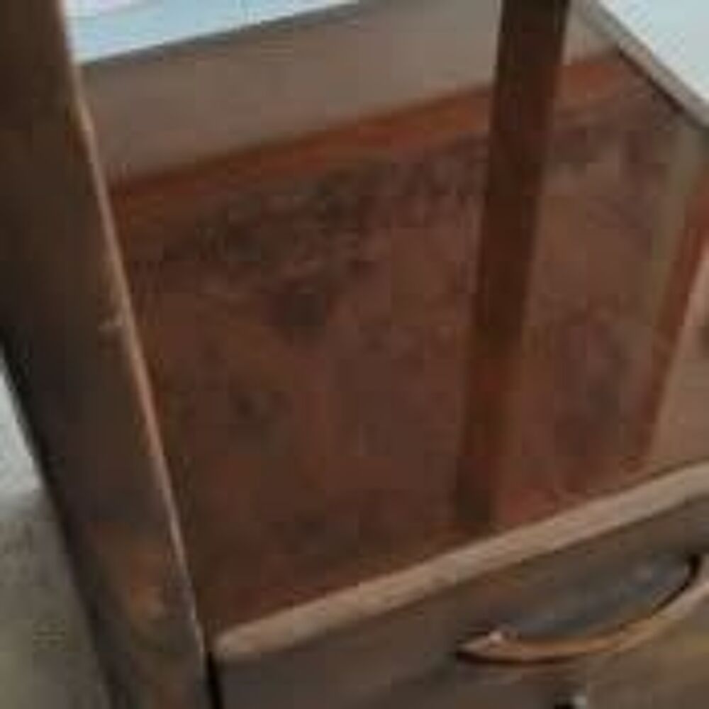 &Eacute;tag&egrave;re colonne( n&eacute;gociable dans la limite du raisonnable) Meubles