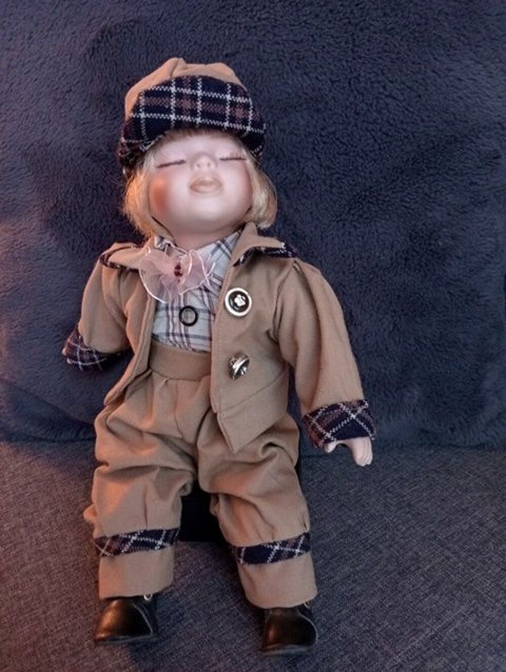 Gavroche en porcelaine 